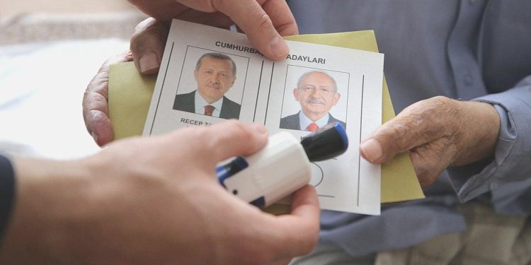 14 Mayıs’ta Tartışma Konusu Olmuştu: Müşahitler Ortaya Girdi, Evraksız Oy Kullanmaları Engellendi