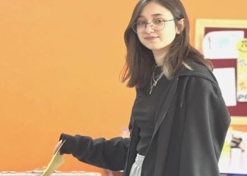 18 yaşındaki Sude, doğum gününde birinci oyunu kullandı