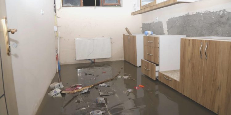 5 Kentte Su Baskını: 35 Konut Ziyan Gördü