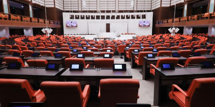 Milletvekilleri yemin töreni için 2 Haziran da toplanacak