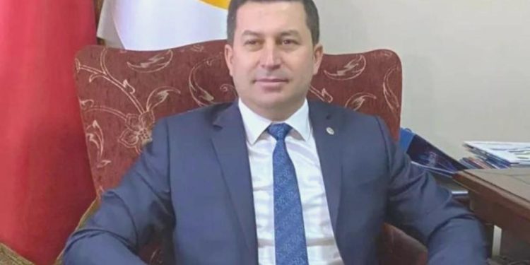 AKP’li Lider İşçiden Erdoğan’a Verdikleri Oyun Fotoğrafını Çekip Getirmelerini İstedi