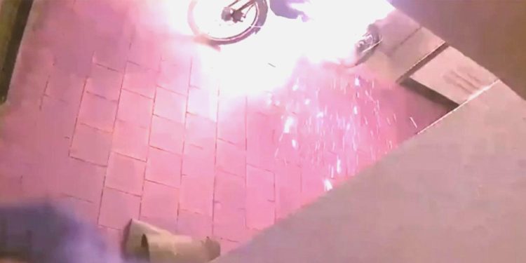 Alev Alıp Patladı, İtfaiye Uyardı: Sakın Meskeninize Almayın