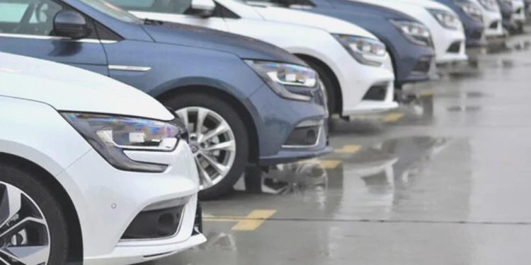 Araba Satışlarına Kur ve Kredi Freni