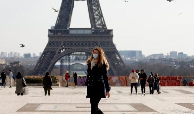Aşı karşılarına üzen haber: Fransa sıhhat kartı devrine geçiyor