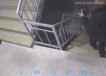 Ayakkabıları çaldı, güvenlik kamerasını görünce…