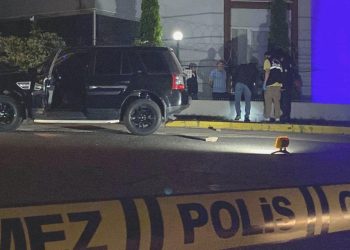 Ayrılmak İsteyen Kız Arkadaşını Sokak Ortasında Vurdu