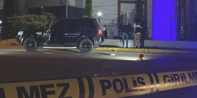 Ayrılmak İsteyen Kız Arkadaşını Sokak Ortasında Vurdu