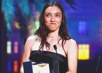 En Güzel Bayan Oyuncu Mükafatı Merve Dizdar’ın