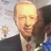 Erdoğan’ın maketini öpücüklere boğdu