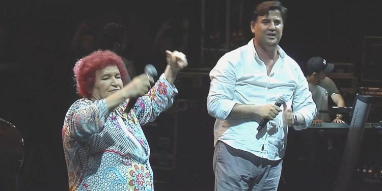 Fethiye’deki harikulade şenliğe İzmir Marşı damga vurdu