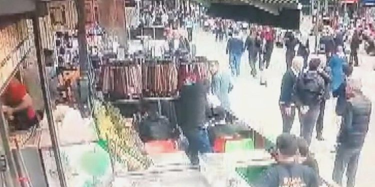 İstanbul’un Göbeğinde Kafede Silahlı Atak