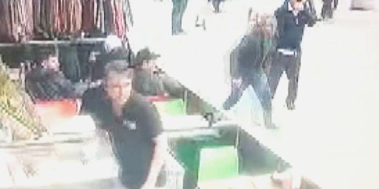 Kafede Dehşet Anları: 3 Defa Ateş Etti