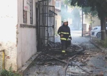 Kaleiçi’nde tarihi mesken küle döndü