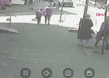 Karşıdan karşıya geçerken hafriyat kamyonunun altında kaldı