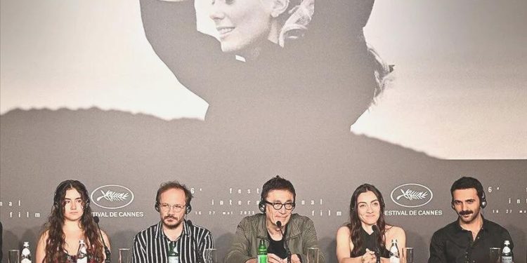 Kuru Otlar Üstüne Türkiye Vizyon Tarihi Ne Vakit?