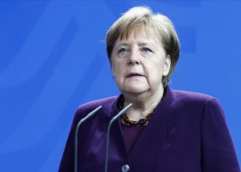 Merkel: Ne kadar aşı yapılırsa o kadar özgür olacağız