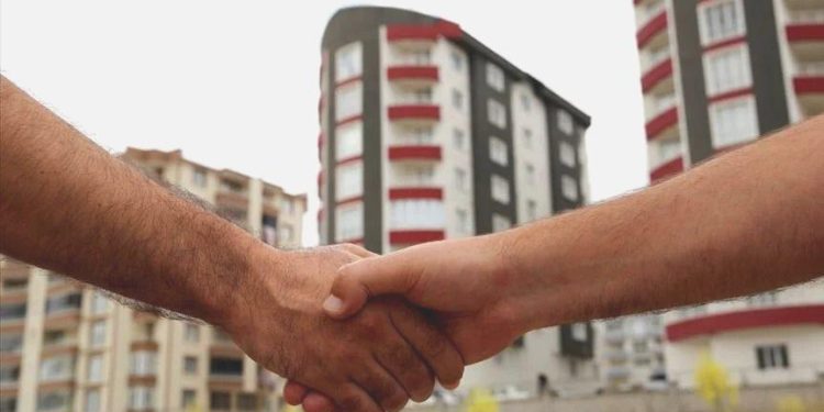 Ruslar Alanya’yı terk ediyor