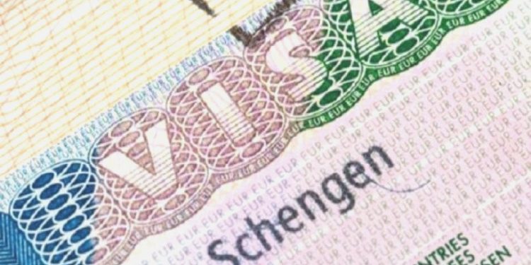 Schengen Vizesi’ne Başvuracaklar Dikkat!