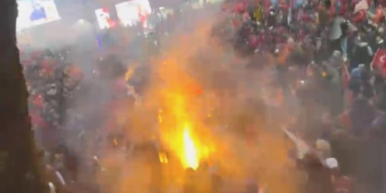 Seçim Kutlamasında Tehlikeli Anlar