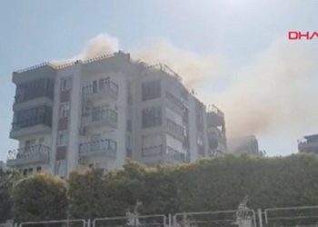 Söndürülmeyen sigara konutu yaktı