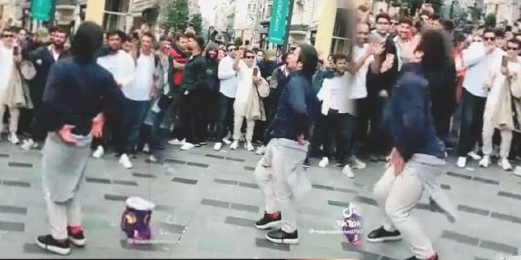 Ümit Özdağ Paylaştı: Afganistan’daki ‘Pedofili’ Dansı ‘Bacha Bazi’ Taksim’de!