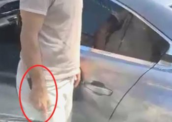 Yanlışlı Park Edince Uyaran Bayan Şoföre Bıçak Çekti!