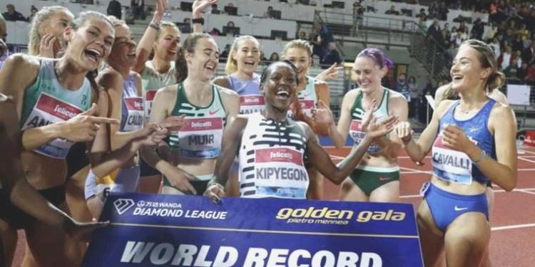 1 haftada 2 dünya rekoru kıran Faith Kipyegon babasına verdiği kelamı tutacak