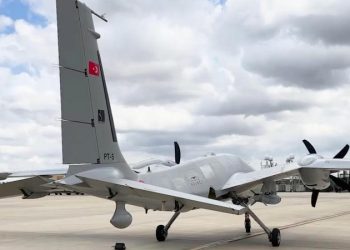 Bayraktar Akıncı HGK-82 ile hedefi tam 12’den vurdu