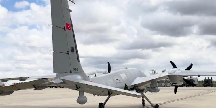 Bayraktar Akıncı HGK-82 ile hedefi tam 12’den vurdu