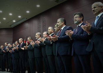 İş dünyası yeni kabineyi değerlendirdi