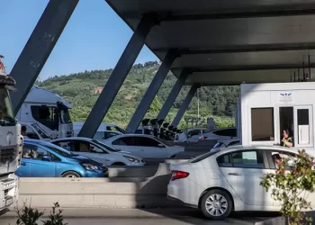 İstanbul-İzmir Otoyolu’nda bayram tatili yoğunluğu başladı