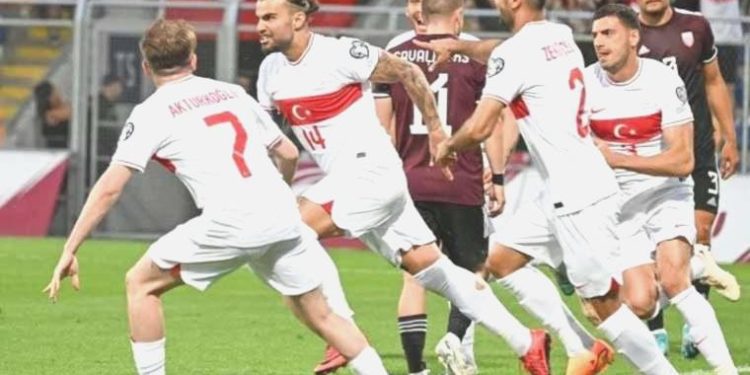 Abdülkerim Bardakcı birinci maçında birinci golünü attı