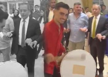 Abdüllatif Şener’den tenkitlere karşılık: Halay çektiği görüntüyü paylaştı