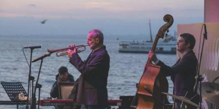 ‘Adalar’da Caz’ keyfi