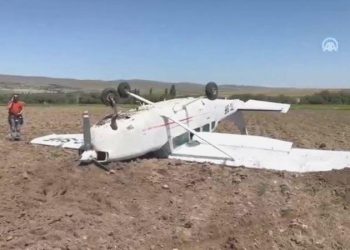 Aksaray’da mecburî iniş yapan sivil eğitim uçağındaki 2 kişi yaralandı