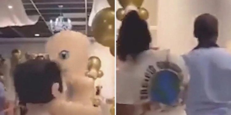 Aktiflikte animatör olarak getirilen iki şişme bebek birbirine girdi