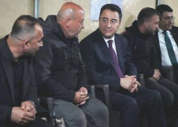 Ali Babacan’dan MKE patlamasında hayatını kaybeden emekçilerin ailelerine ziyaret!