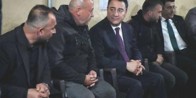 Ali Babacan’dan MKE patlamasında hayatını kaybeden emekçilerin ailelerine ziyaret!