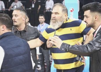 Anadolu Efes – Fenerbahçe Beko maçının akabinde tartışma çıktı