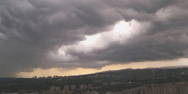 Ankara’da alarm: 3 gün sürecek! Mansur Yavaş uyardı: Son vakitlerin en ağır fırtına ve hortum tehlikesine karşı önlemli olun