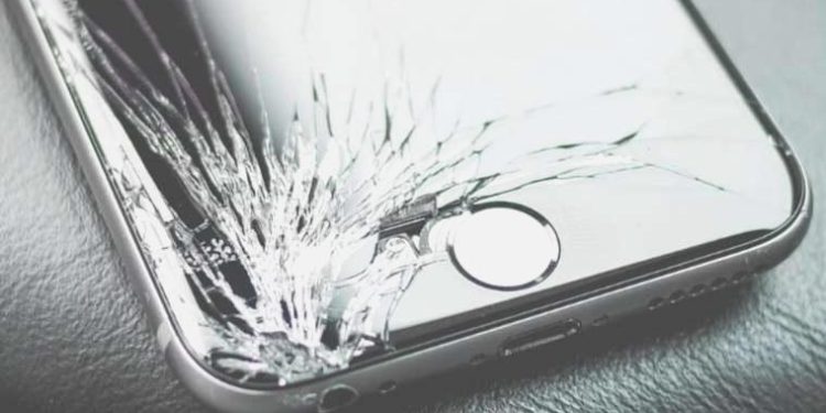 Apple’ın yeni patenti iPhone’u kılıfsız kullanmayı sağlayabilir