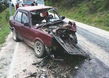 Arabalar baş başa çarpıştı: 1 kişi hayatını kaybetti, 1 kişi yaralandı!