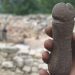 Arkeologlar, penis formunda bileme taşı keşfetti