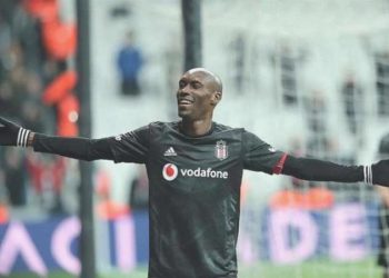 Atiba Hutchinson futbolu bıraktı