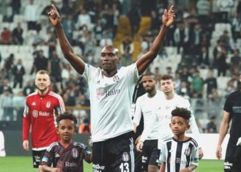 Atiba Hutchinson’dan futbola veda