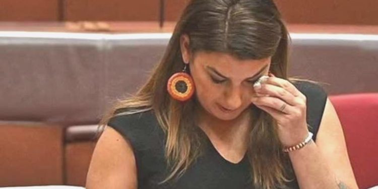 Avustralyalı senatör ağlayarak anlattı: ‘Nüfuzlu bir erkek…’