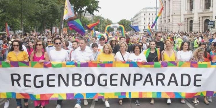 Avusturya’da Onur Yürüyüşü’ne atak hazırlığındaki 3 kişi gözaltında