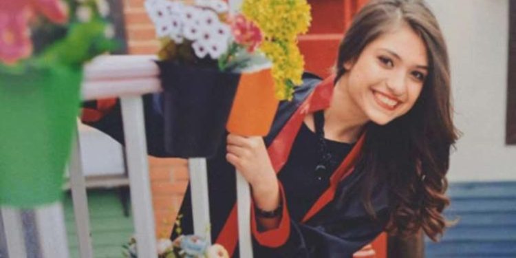 Aybüke öğretmen vazife yaptığı yerde anıldı