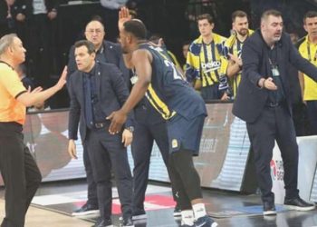 Aytuğ Ekti hakemliği bıraktı