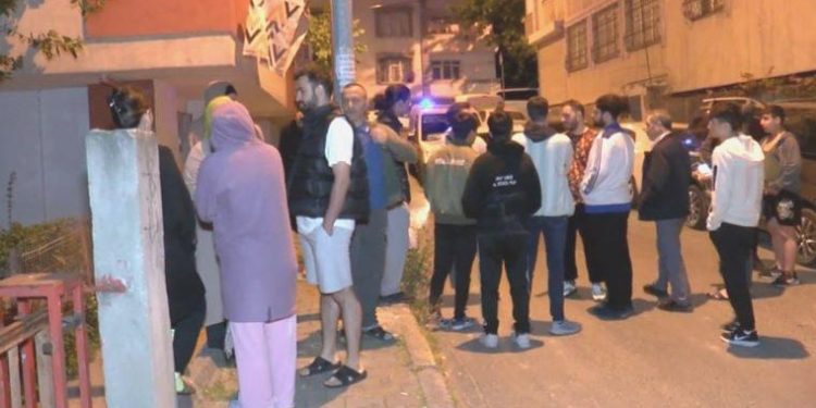 Bağcılar’da inşaat alanında toprak kaydı: 6 katlı bina tahliye edildi